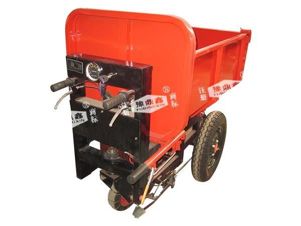 電動(dòng)工程自卸車手推電動(dòng)自卸車廠家/Uploadimg/1946055958652260352/upimage/20200618161939.JPG